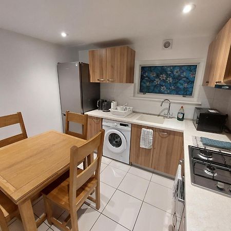 Cosy North Kensington Family Apartment For 4 Persons - Children Stay Free 伦敦 外观 照片