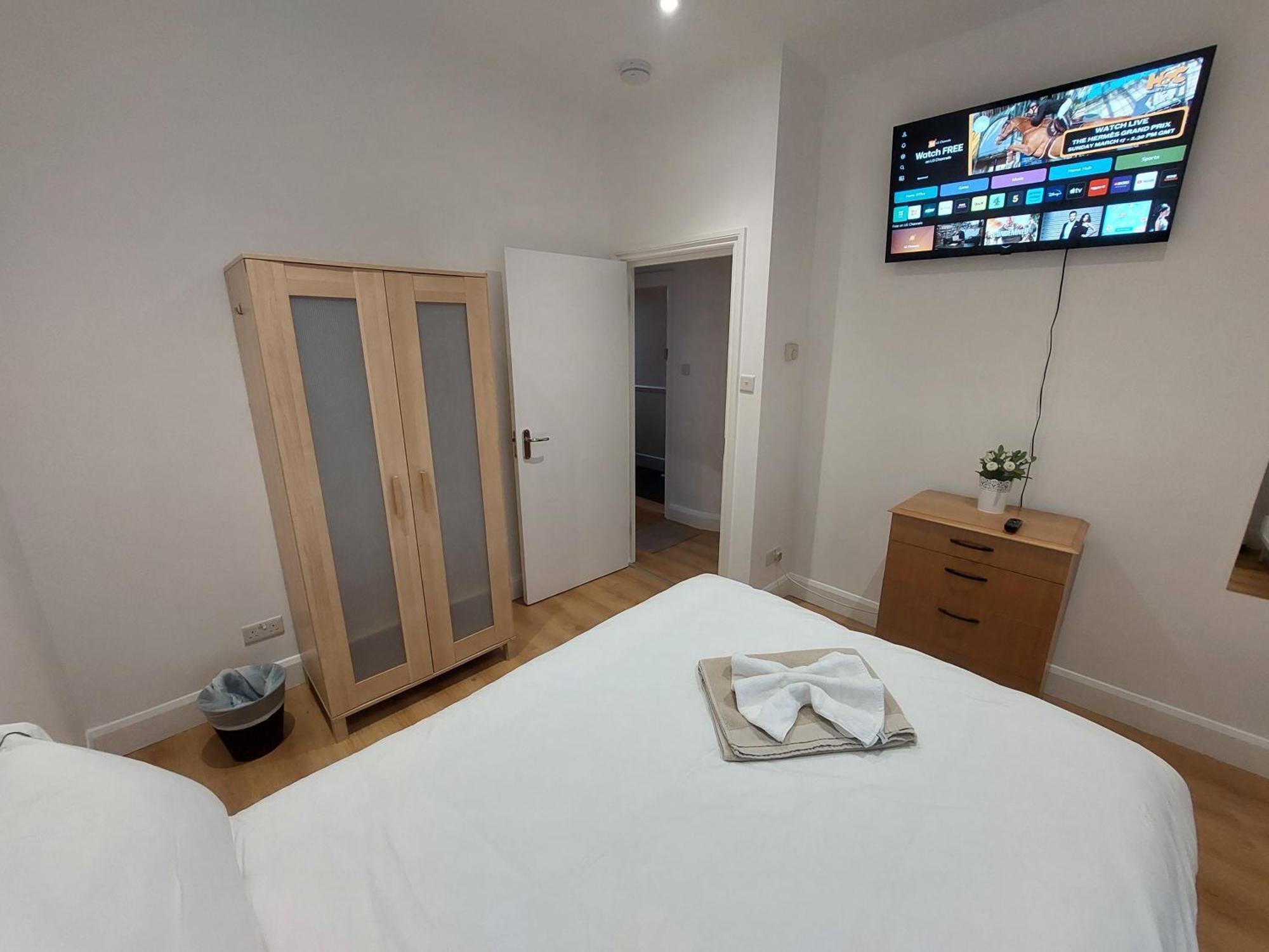 Cosy North Kensington Family Apartment For 4 Persons - Children Stay Free 伦敦 外观 照片